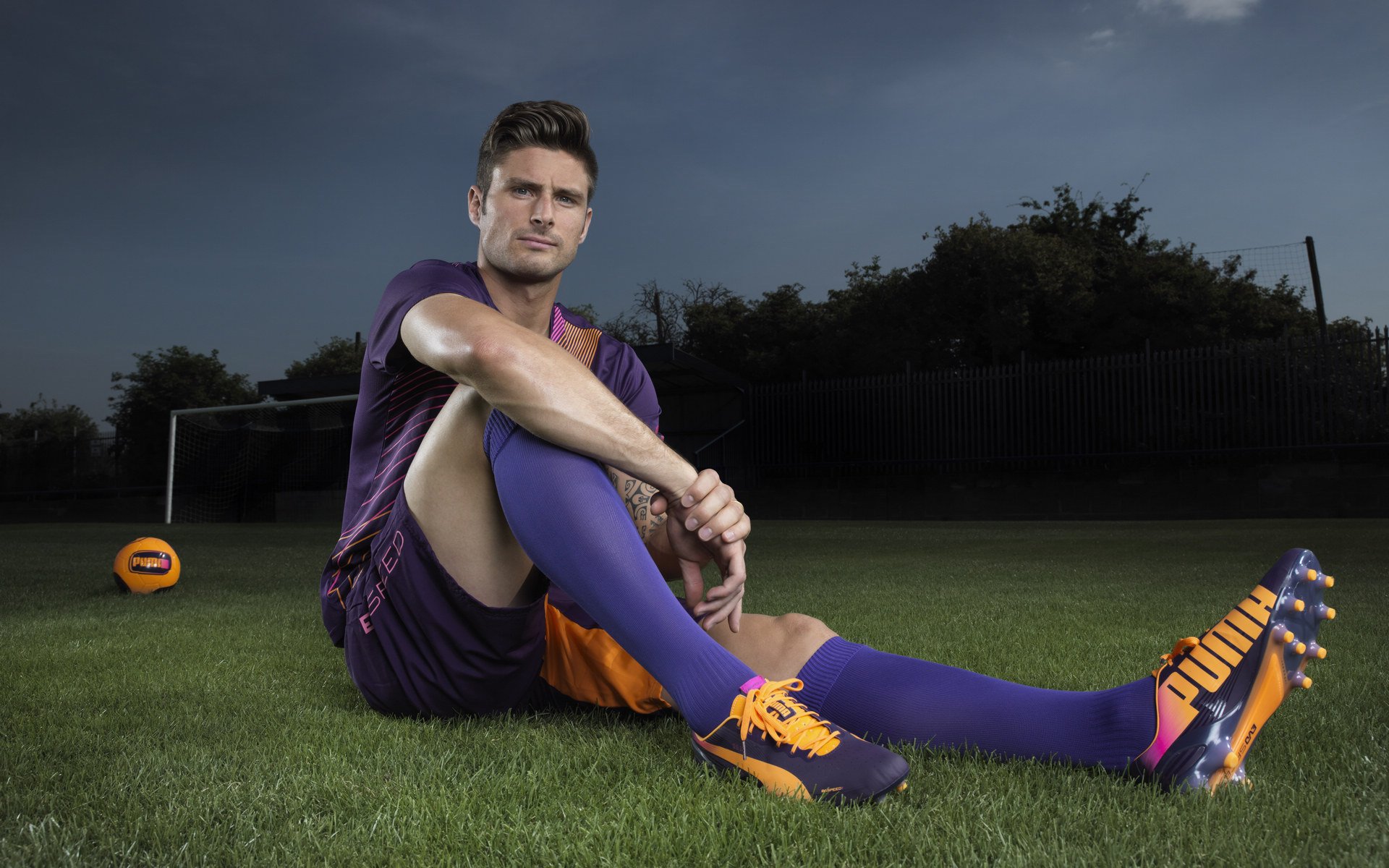 球队提升整体实力，力争赛季上佳表现，怎样才能提高球队的成绩呢_俗话说 在讨论会上